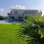 Ava Villa Tar-Vabriga