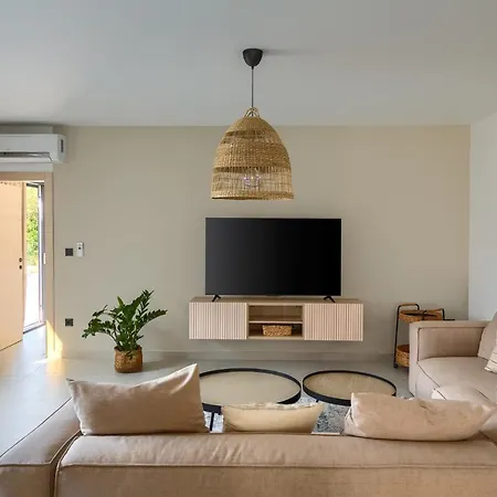 Ava Villa *
